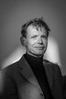 Schauspieler, Autor und Regisseur fotografie, fotodesign, Photography, Grafik Design, Design, Kommunikation, visuelle Komunikation, Frau Tonis Parfum, Kampagnen, Berlin